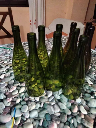 Botellas de vidrio cortadas