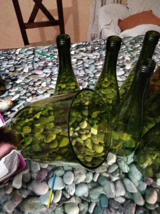 Botellas de vidrio cortadas