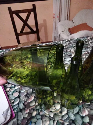 Botellas de vidrio cortadas