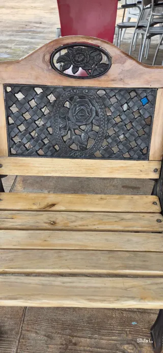 Tavolo e 4 sedie da giardino