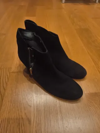 Botines serraje negros con cremallera