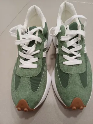 Zapatillas Verdes Talla 38.5. Nuevas sin estrenar