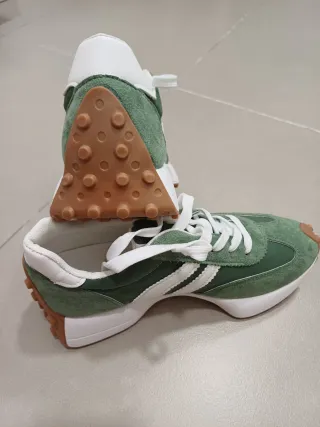 Zapatillas Verdes Talla 38.5. Nuevas sin estrenar