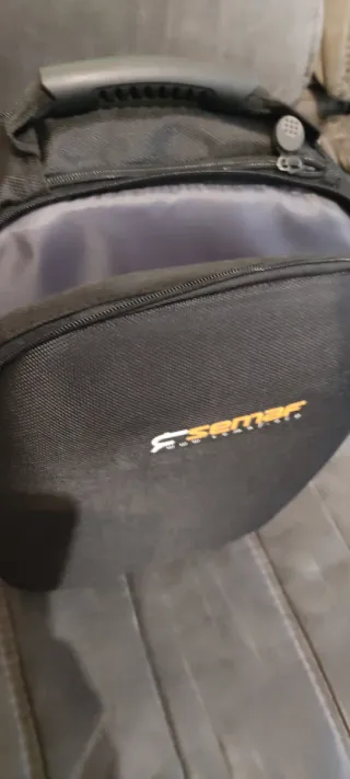 Mochila rígida negra Semaf