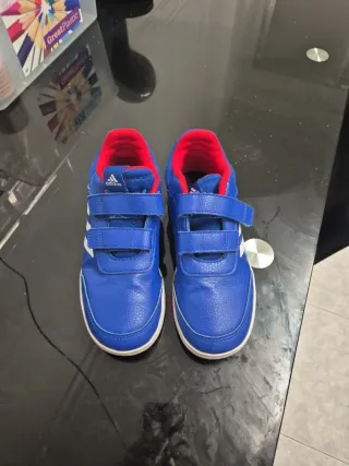 Zapatillas Adidas niño azul y rojo