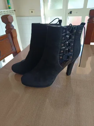 Tronchetto camoscio nero Laura Biagiotti