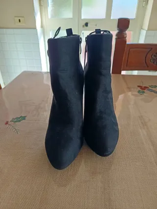 Tronchetto camoscio nero Laura Biagiotti