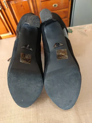 Tronchetto camoscio nero Laura Biagiotti