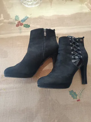 Tronchetto camoscio nero Laura Biagiotti