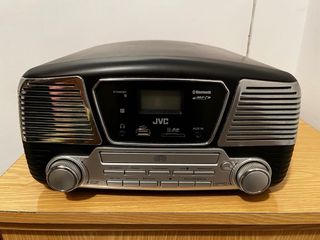 Tocadiscos JVC con Radio (aguja rota)