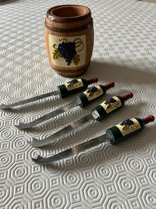 Barrelletto con 4 coltelli per formaggio o salsicce