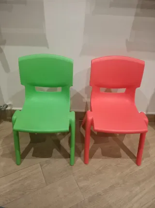 Sillas infantiles apilables (2 unidades)