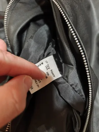 Chaqueta de cuero negra