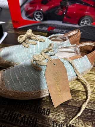 Zapatos planos de lona con cordones