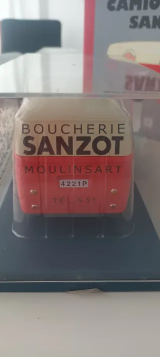 Coche Tintín 1/24 La Camioneta Sanzoz