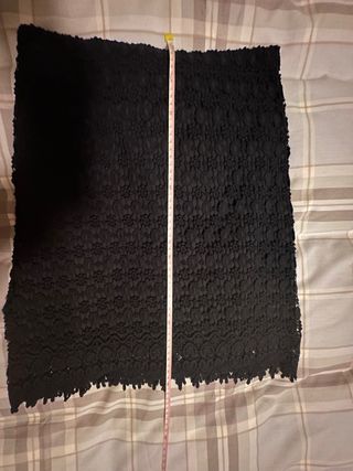 Falda de encaje negra