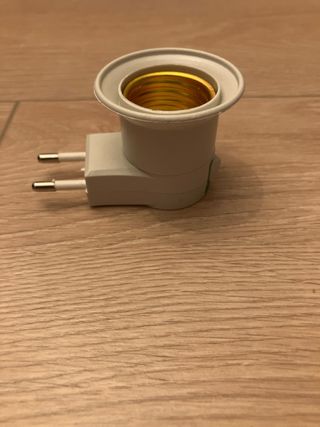 Adaptador portalámparas con enchufe