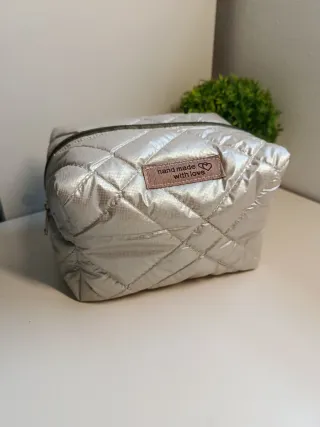 Neceser box dorado brillante. Medidas 15x10x10