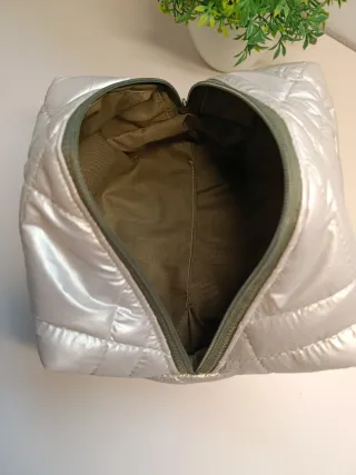 Neceser box dorado brillante. Medidas 15x10x10