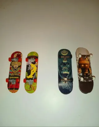 Skatepark en miniatura + 4 skates