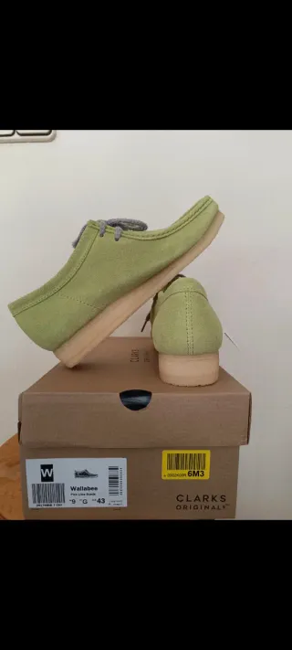 Clarks Wallabee Pale Lime Suede