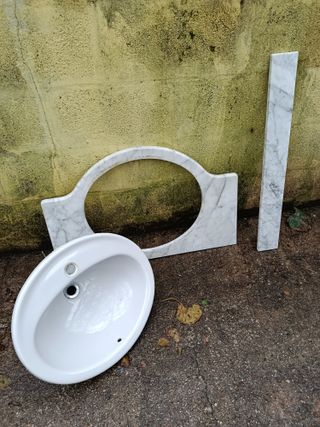 Pileta de baño con piedra mármol