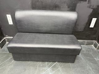 Sofá negro piel sintética