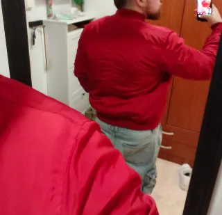 Chaqueta bomber roja Pull and Bear