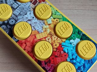 LEGO Classic Scatola di Mattoncini Creativi 10696