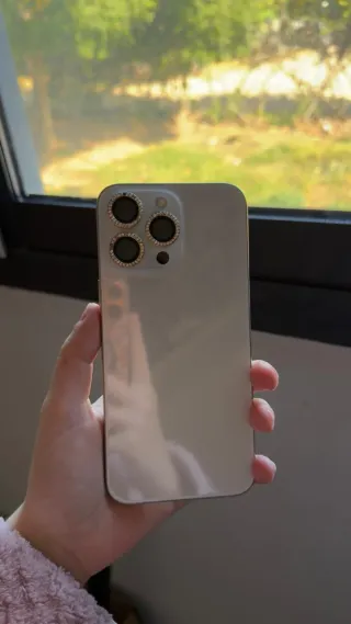 iPhone 15 Pro Max Negro/Dorado Negociables