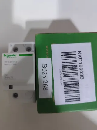 Protector contra sobretensiones Schneider Electric