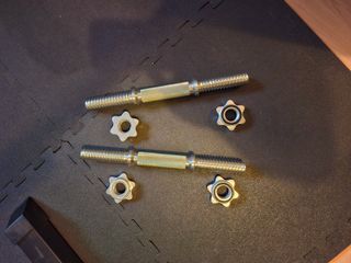 Máquina de gimnasio y accesorios.