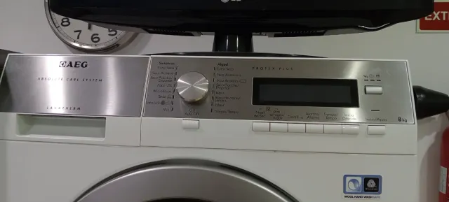 Secadora AEG 8kg A+++ Condensación SEMI NUEVA