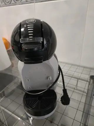 Cafetera Dolce Gusto Negra