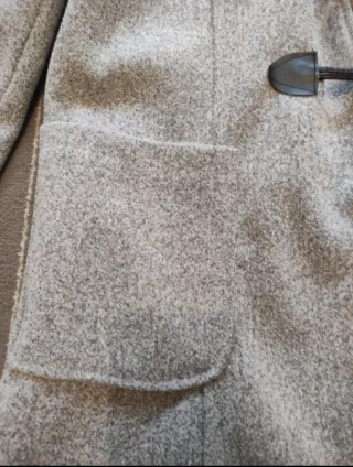 Abrigo gris talla XXL con capucha