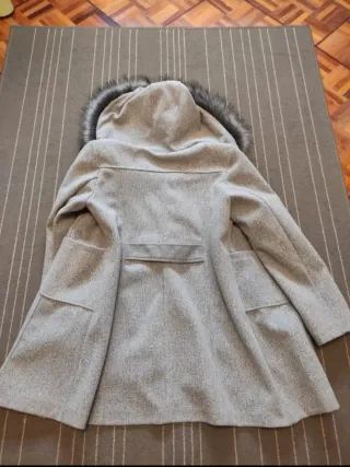 Abrigo gris talla XXL con capucha