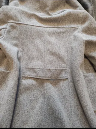 Abrigo gris talla XXL con capucha