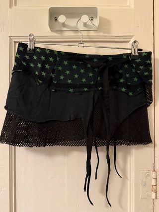 Minifalda estrellas verde y negro