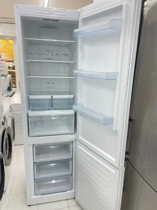 Nevera blanca Bosch altura 2mtr con garantía