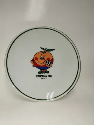 Plato Naranjito España 82 oficial