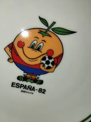 Plato Naranjito España 82 oficial