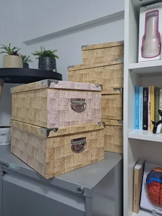 Cajas de almacenaje de papel y metal