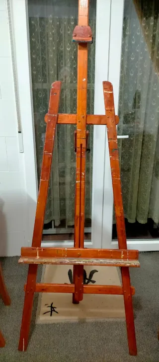 Caballete de madera para pintar