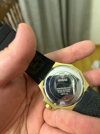 Reloj Guess Indy Negro y Dorado