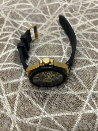 Reloj Guess Indy Negro y Dorado