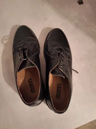 Zapatos Ituzzi Negros Cordones