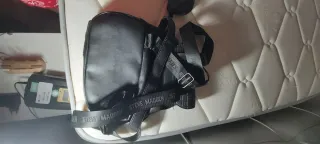 Mochila pequeña negra con monedero