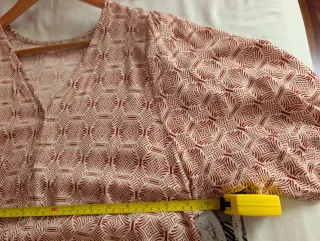 Vestido de verano muy cómodo tonos beige y rojo