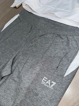 Conjunto Armani Sudadera y Pantalón Blanco/Gris