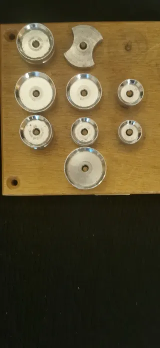 Máquina para esferas de reloj